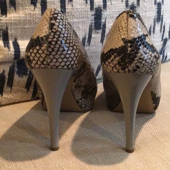Nine West pumps faux snake print - Picture 4 of 9